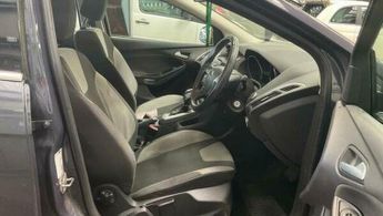 Ford Focus 1.6 Zetec Powershift Euro 5 5dr