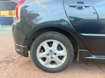 Toyota Corolla 1.4 VVT-i Colour Collection Hatchback 5dr Petrol Manual (159 g/k