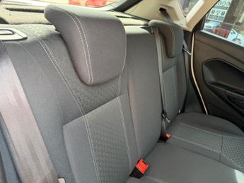 Ford Fiesta 1.4 Zetec Hatchback 5dr Petrol Automatic (154 g/km, 94 bhp)