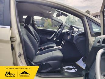 Ford Fiesta 1.4 Titanium Hatchback 5dr Petrol Automatic (154 g/km, 94 bhp)