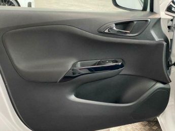 Vauxhall Corsa 1.4i ecoTEC SE Nav Auto Euro 6 5dr
