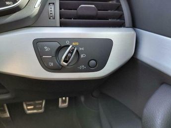 Audi A4 2.0 TDI ultra S line S Tronic Euro 6 (s/s) 4dr