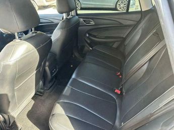 MG MG5 61.1kWh Exclusive Long Range Auto 5dr