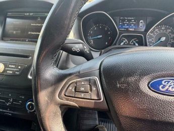 Ford Focus 1.6 Zetec Powershift Euro 6 5dr