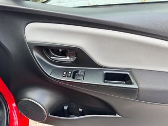 Toyota Yaris VVT-I ICON M-DRIVE S