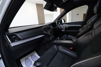 Volvo XC90 T8 TWIN ENGINE R-DESIGN PRO AWD