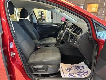 Volkswagen Golf SE TDI BLUEMOTION TECHNOLOGY DSG