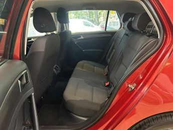 Volkswagen Golf SE TDI BLUEMOTION TECHNOLOGY DSG