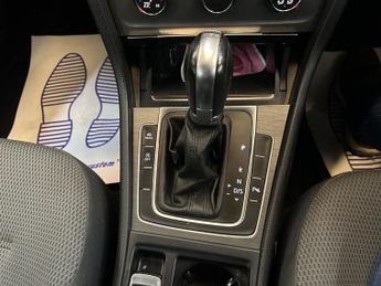 Volkswagen Golf SE TDI BLUEMOTION TECHNOLOGY DSG