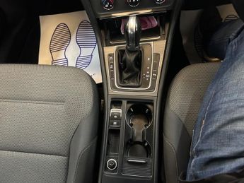 Volkswagen Golf SE TDI BLUEMOTION TECHNOLOGY DSG