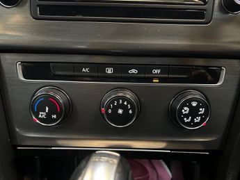 Volkswagen Golf SE TDI BLUEMOTION TECHNOLOGY DSG