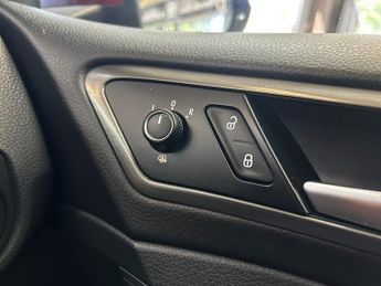 Volkswagen Golf SE TDI BLUEMOTION TECHNOLOGY DSG