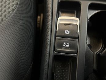 Volkswagen Golf SE TDI BLUEMOTION TECHNOLOGY DSG