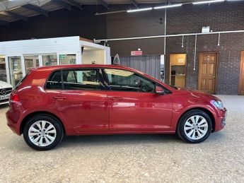 Volkswagen Golf SE TDI BLUEMOTION TECHNOLOGY DSG