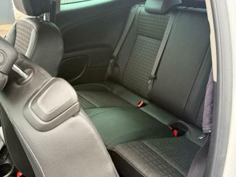 Vauxhall Astra GTC 2.0 CDTi SRi Euro 5 (s/s) 3dr