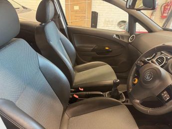Vauxhall Corsa DESIGN 16V