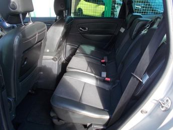 Renault Grand Scenic 1.5 dCi Dynamique TomTom MPV 5dr Diesel EDC Euro 5 (110 ps)