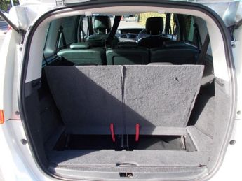 Renault Grand Scenic 1.5 dCi Dynamique TomTom MPV 5dr Diesel EDC Euro 5 (110 ps)