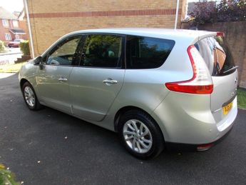Renault Grand Scenic 1.5 dCi Dynamique TomTom MPV 5dr Diesel EDC Euro 5 (110 ps)
