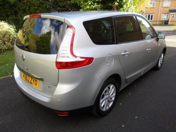 Renault Grand Scenic 1.5 dCi Dynamique TomTom MPV 5dr Diesel EDC Euro 5 (110 ps)
