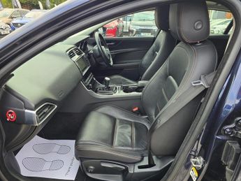 Jaguar XE 2.0d Prestige Euro 6 (s/s) 4dr