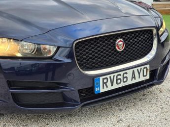 Jaguar XE 2.0d Prestige Euro 6 (s/s) 4dr