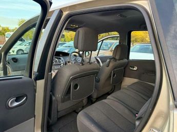 Renault Scenic 1.6 VVT Dynamique 5dr