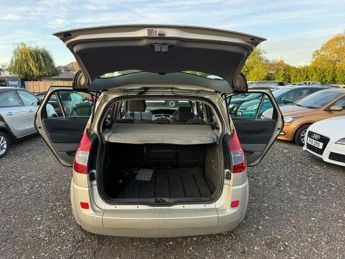 Renault Scenic 1.6 VVT Dynamique 5dr