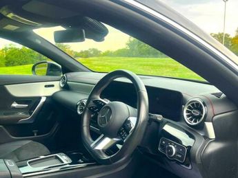 Mercedes SLR McLaren CLA 200 AMG LINE EXECUTIVE