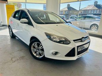 Ford Focus 1.0T EcoBoost Titanium Navigator Euro 5 (s/s) 5dr