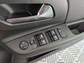 Vauxhall Corsa 50kWh Elite Nav Premium Auto 5dr (7.4Kw Charger)