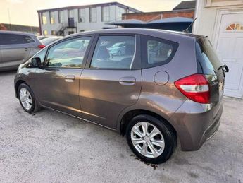 Honda Jazz 1.4 i-VTEC ES Hatchback 5dr Petrol CVT Euro 5 (99 ps)