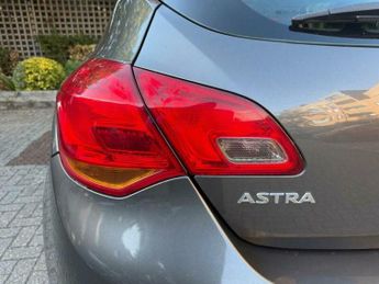 Vauxhall Astra 1.6 16v Exclusiv Auto Euro 5 5dr