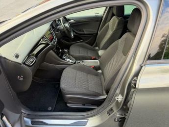 Vauxhall Astra 1.4i Turbo SRi Nav Auto Euro 6 (s/s) 5dr