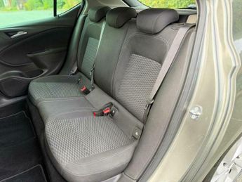 Vauxhall Astra 1.4i Turbo SRi Nav Auto Euro 6 (s/s) 5dr