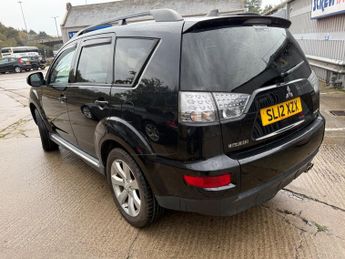 Mitsubishi Outlander DI-D GX 3