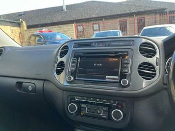 Volkswagen Tiguan 2.0 TDI BlueMotion Tech SE 4WD Euro 5 (s/s) 5dr