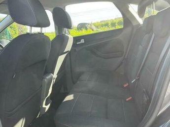 Ford Focus 1.6 TDCi DPF Titanium 5dr