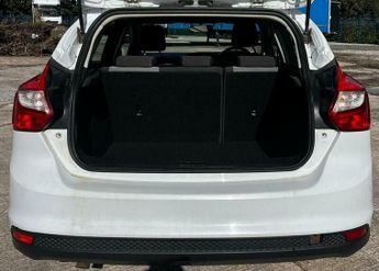 Ford Focus 1.6 TDCi Zetec Euro 5 (s/s) 5dr