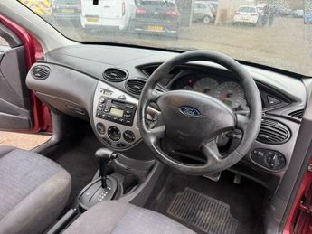 Ford Focus 1.6i 16v Zetec 5dr