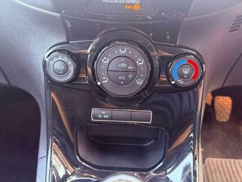 Ford Fiesta 1.0T EcoBoost Zetec Euro 6 (s/s) 5dr