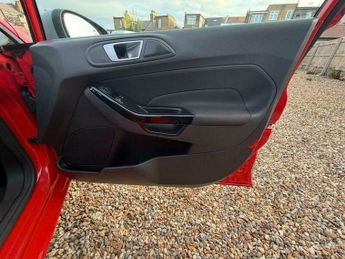 Ford Fiesta 1.0T EcoBoost Zetec Euro 6 (s/s) 5dr