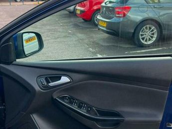 Ford Focus 1.6 Titanium Powershift Euro 6 5dr