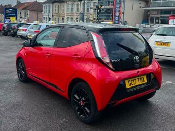 Toyota AYGO 1.0 VVT-i x-cite 4 Red Bi-Tone Euro 6 5dr