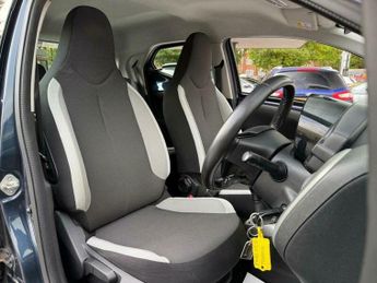 Toyota AYGO 1.0 VVT-i x-play Euro 6 5dr