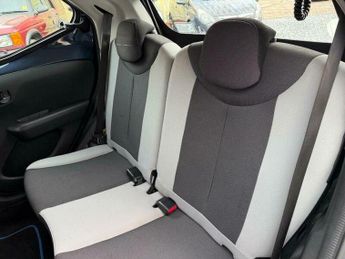 Toyota AYGO 1.0 VVT-i x-play Euro 6 5dr