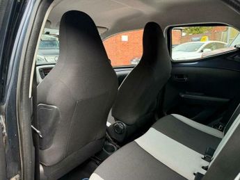 Toyota AYGO 1.0 VVT-i x-play Euro 6 5dr
