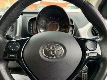 Toyota AYGO 1.0 VVT-i x-play Euro 6 5dr