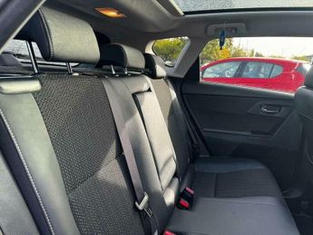 Toyota Auris 1.8 VVT-h Excel CVT Euro 5 (s/s) 5dr