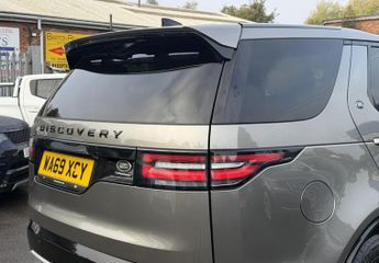 Land Rover Discovery 3.0 SD V6 Landmark Edition SUV 5dr Diesel Auto 4WD Euro 6 (s/s) 